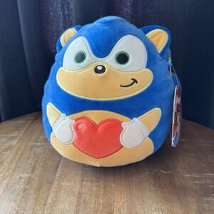 Squishmallows Sonic The Hedgehog Valentine's Day 8" Plush - Sonic Holding Heart